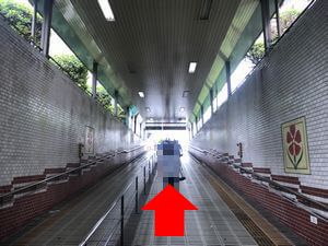 駒川中野の地下道の中の写真